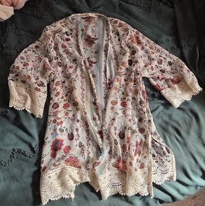 Mason And Belle Floral Kimono with Lace Trim